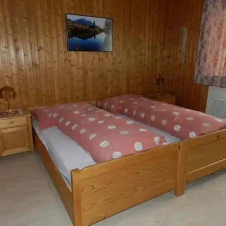 Apartamento Chesa Suot Roevens By Interhome